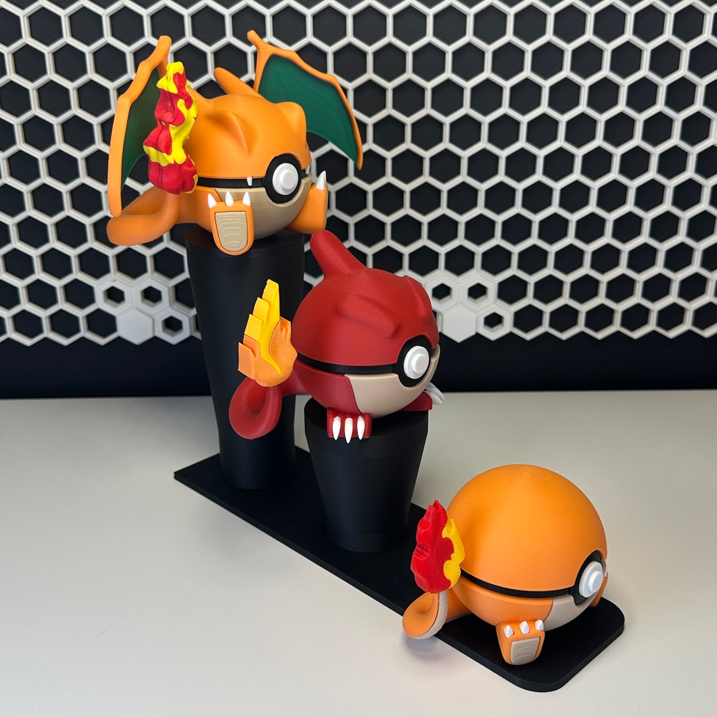 Pack Trío Fuego — 3 Figuras + Expositor Magnético