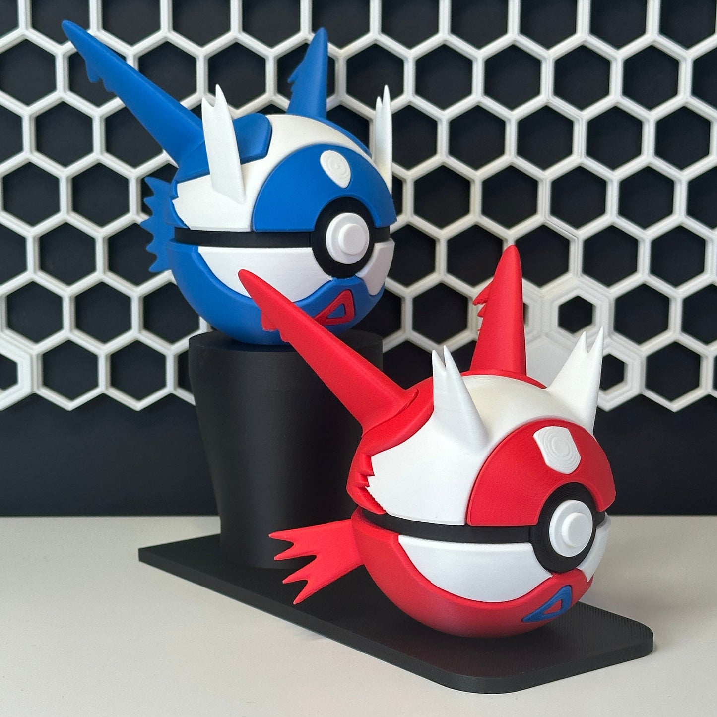 Legend Duo Pack — 2 Figures + Magnetic Display Stand