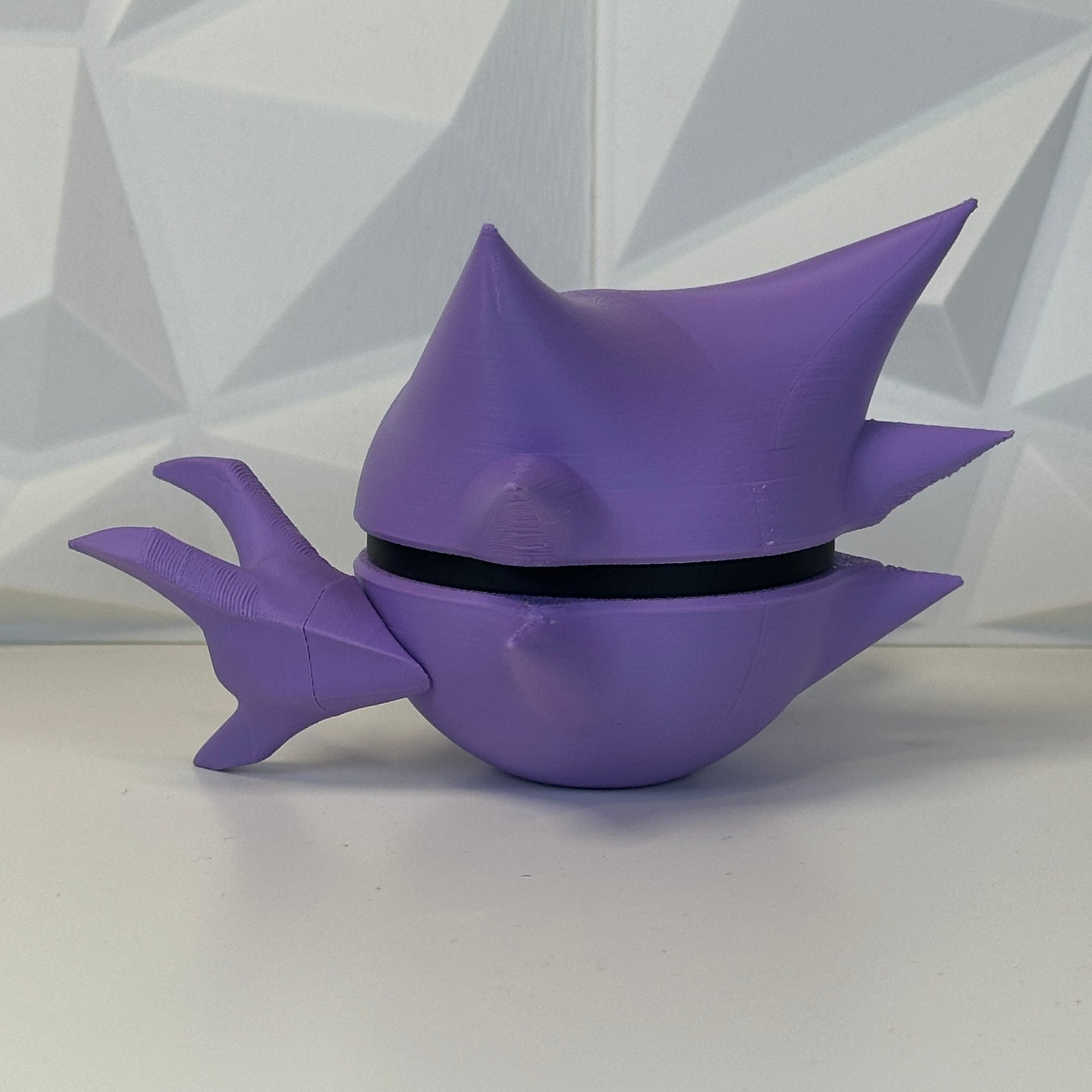 Figura decorativa Acecho Fantasmal, esfera de colección 3D estilo gamer - detalle del diseño