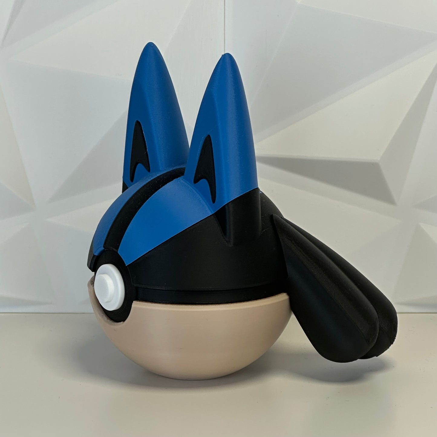 Pokéball edición Lucario vista frontal en PLA Premium