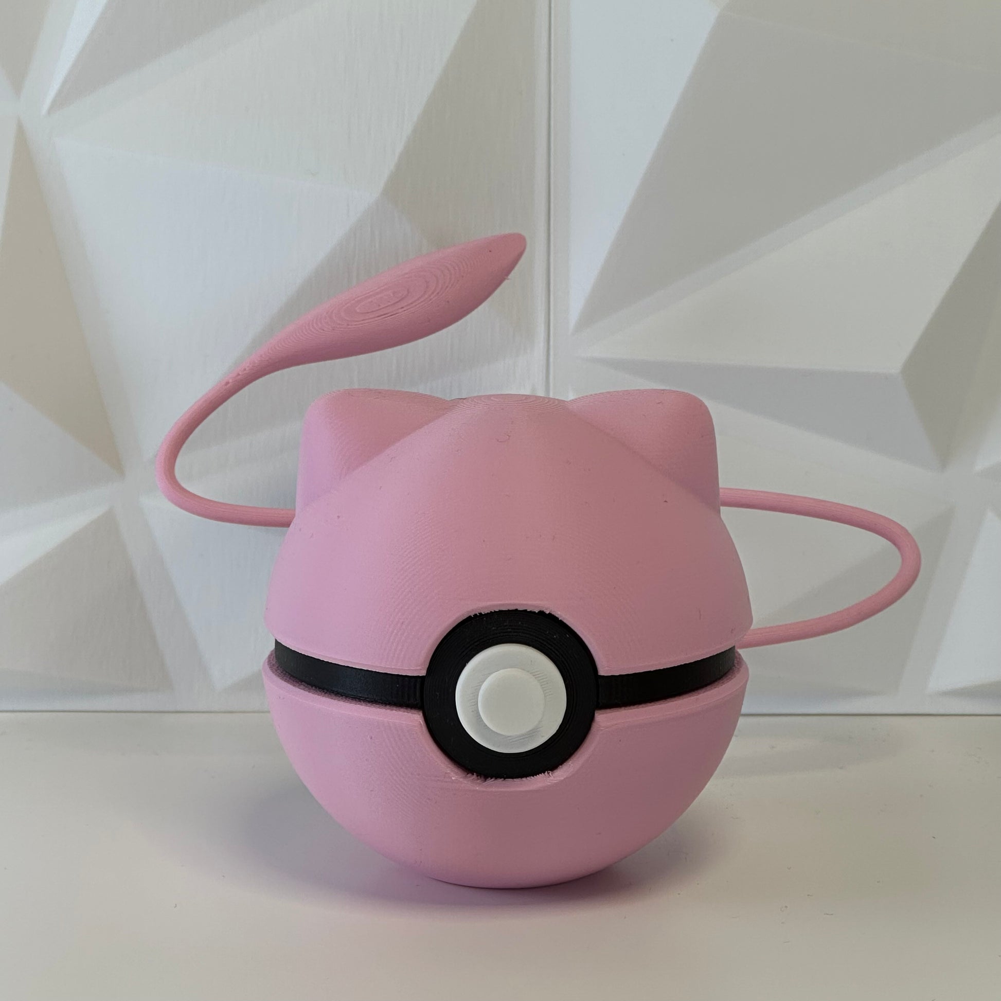 Pokéball edición Mew vista frontal en PLA Premium