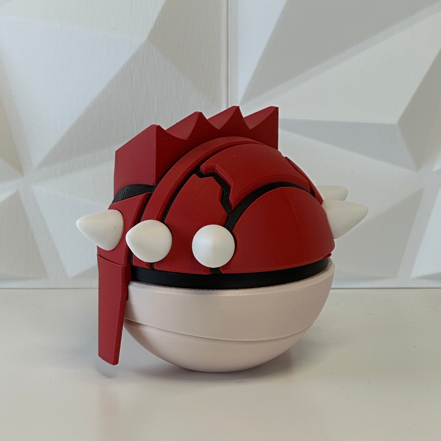 Pokéball edición Groudon vista trasera con acabado premium