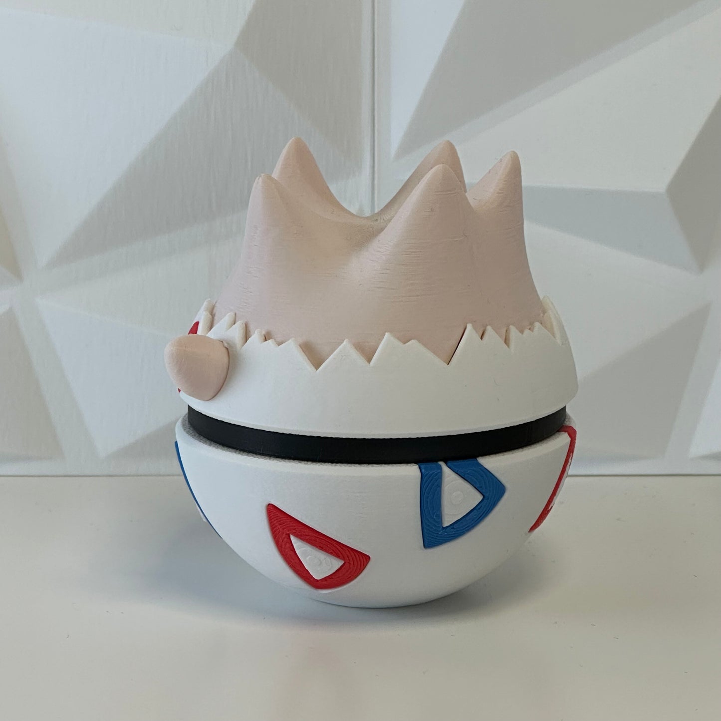 Pokéball edición Togepi vista trasera con acabado premium