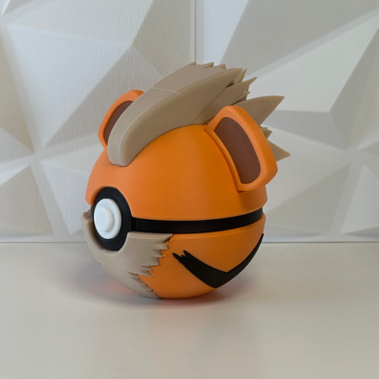 Pokéball edición Growlithe vista lateral mostrando detalles del diseño
