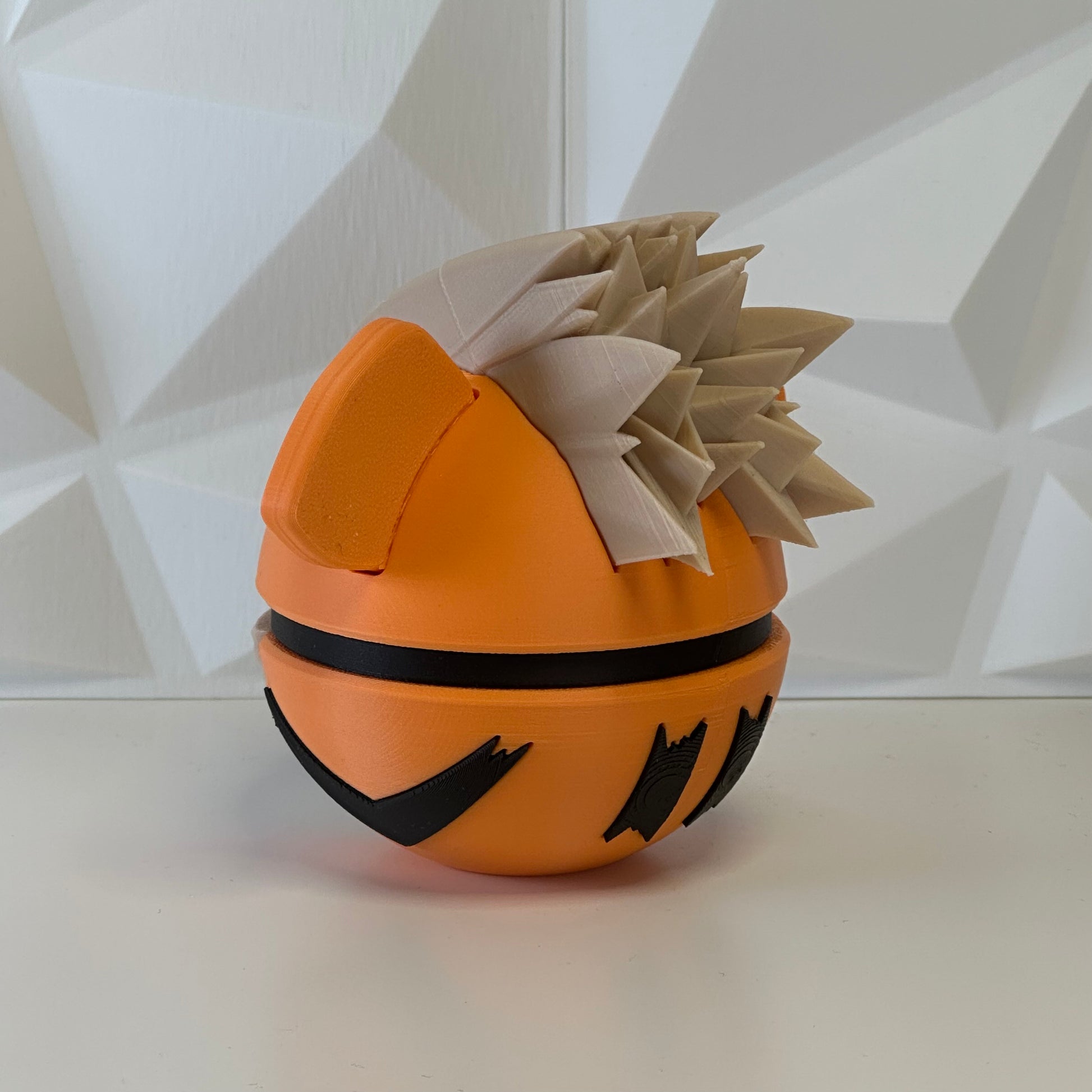 Pokéball edición Growlithe vista trasera con acabado premium