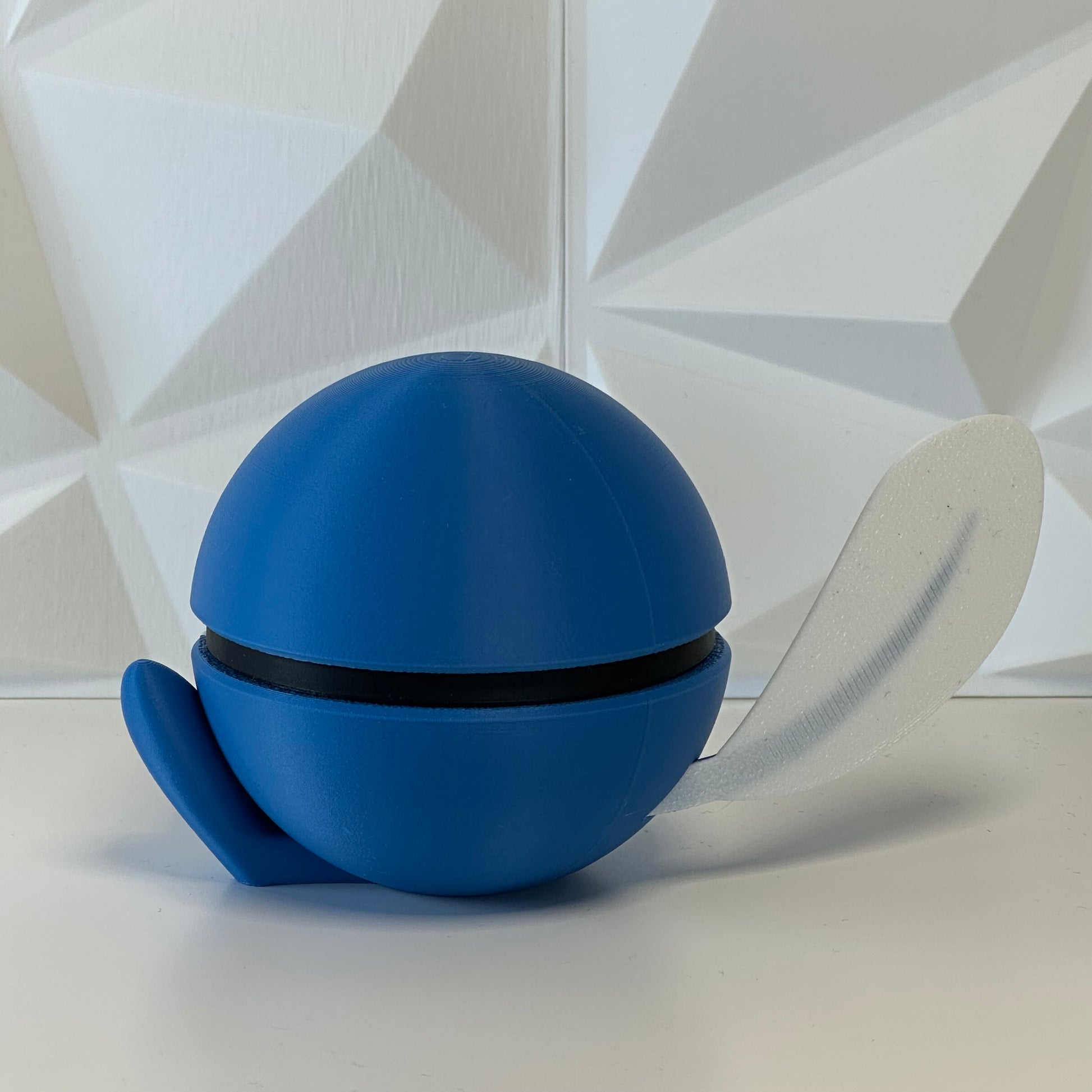 Pokéball edición Poliwag vista trasera con acabado premium