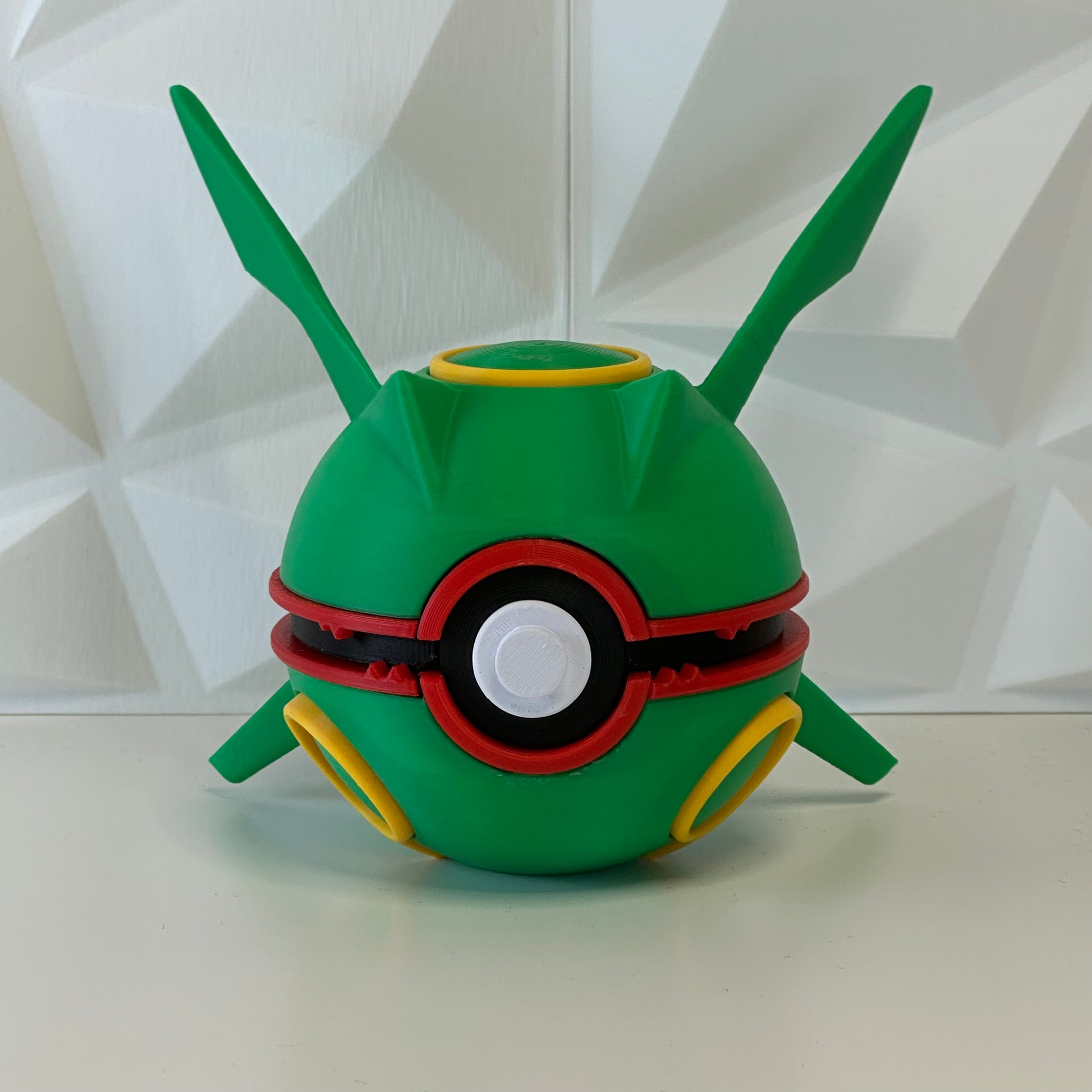 Pokéball edición Rayquaza vista frontal en PLA Premium