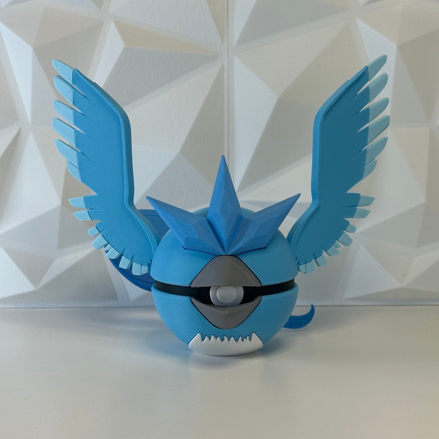 Pokéball edición Articuno vista frontal en PLA Premium