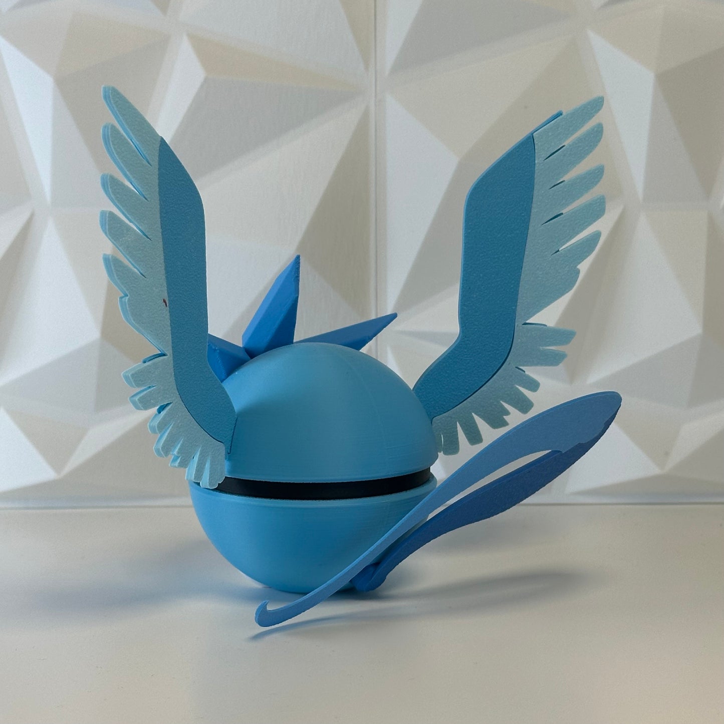 Pokéball edición Articuno vista trasera con acabado premium