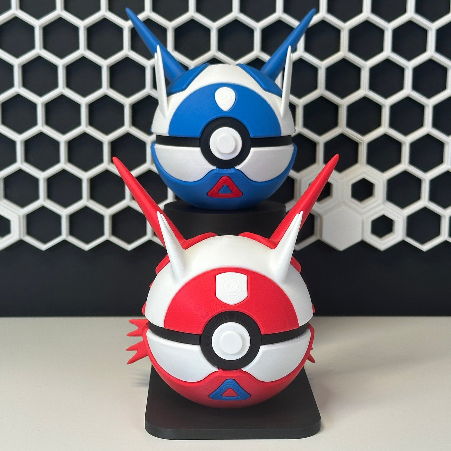 Legend Duo Pack — 2 Figures + Magnetic Display Stand