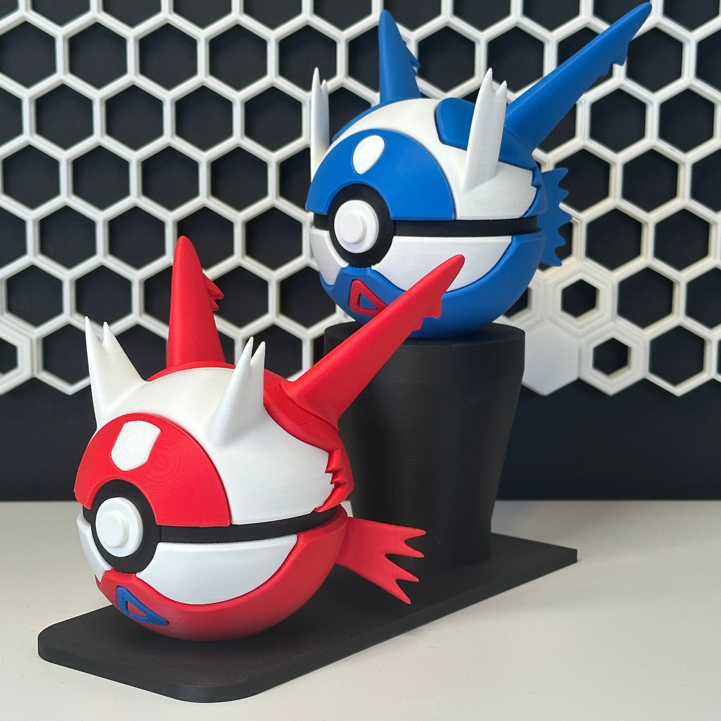 Legend Duo Pack — 2 Figures + Magnetic Display Stand