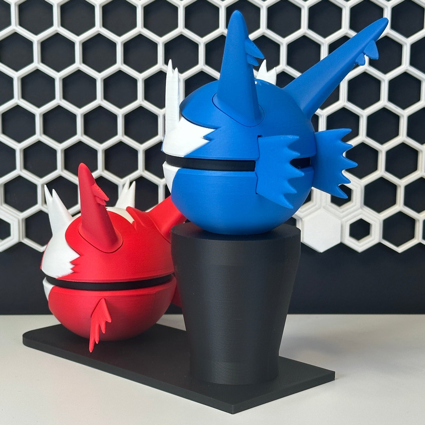 Legend Duo Pack — 2 Figures + Magnetic Display Stand